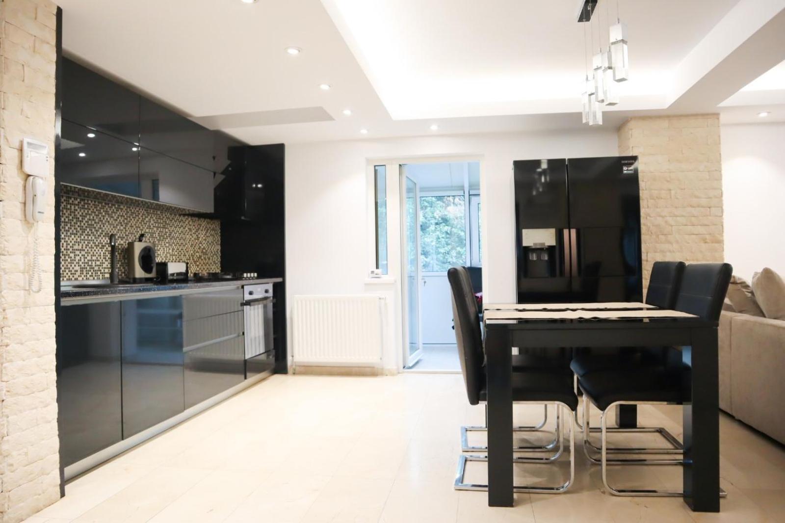 Central Apartament Bulevardul Decebal 布加勒斯特 外观 照片